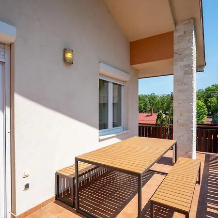 Avanti - Avanti Tutti Lejlighed *