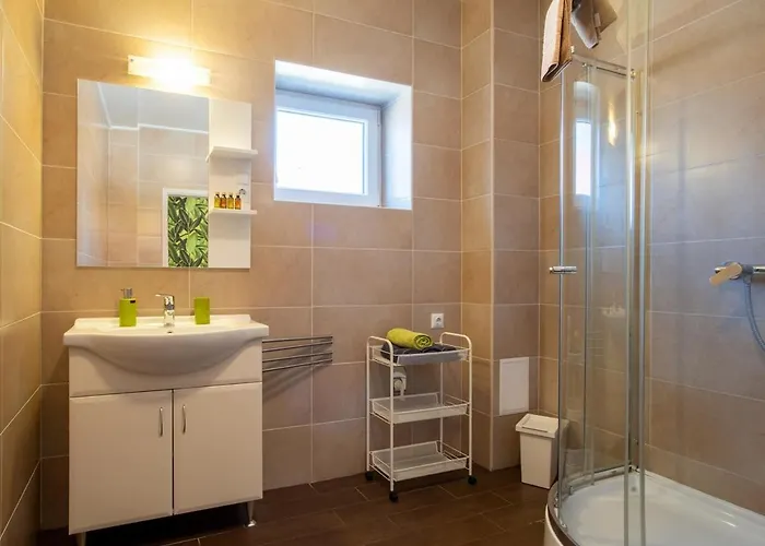 Avanti - Avanti Tutti Appartamento